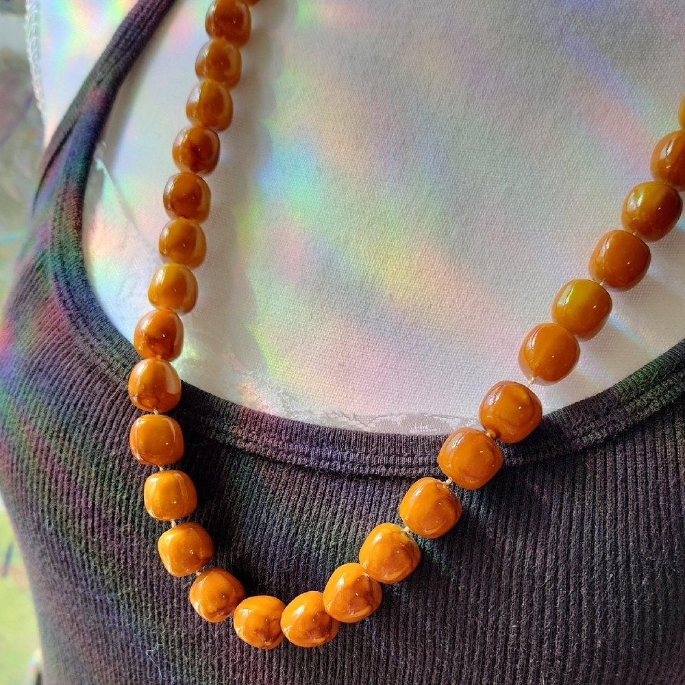 Elegant Vintage Amber Wood Beaded Necklace